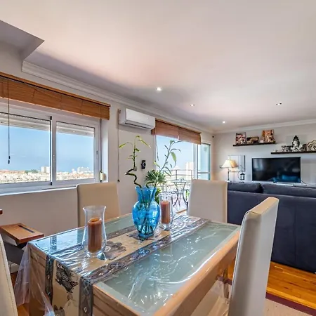 Atico Bellas Vistas Apartment *